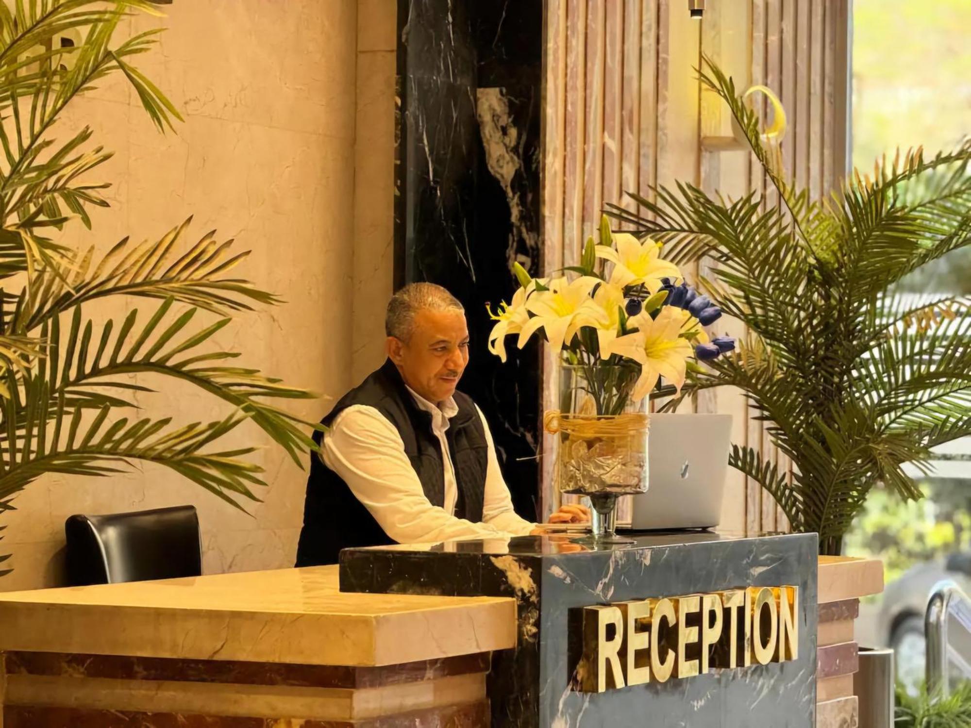 Elegance Tower Aparthotel Giza Екстериор снимка